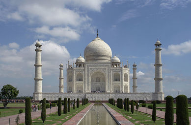 The Taj Mahal is only one of many reasons retirees visit India